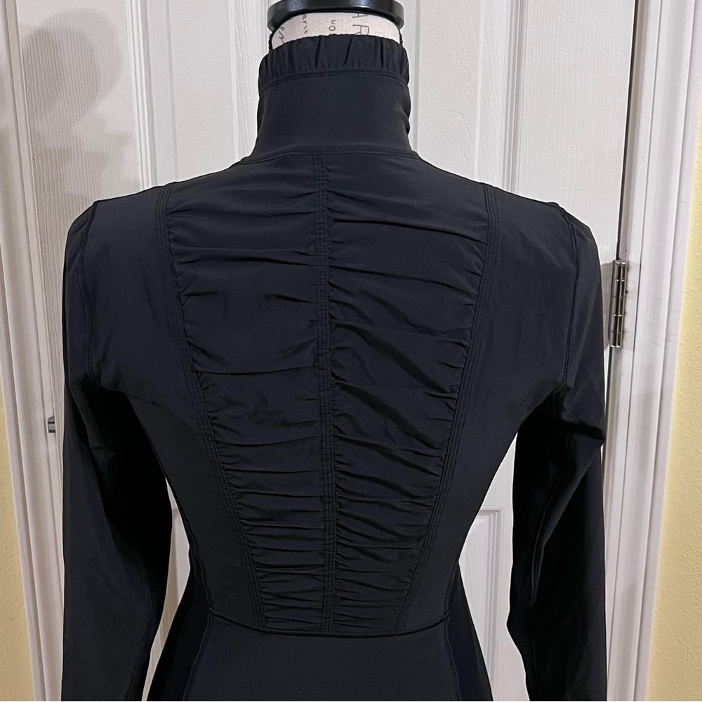 Lululemon Round Trip Jacket - Picture 11 of 16